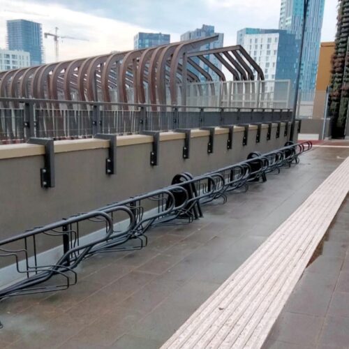 Fietsenrek Recoaro 8 Fietsenrek model Recaro, de ultieme bescherming van uw rijwiel. Leverbaar in diverse ral kleruen.