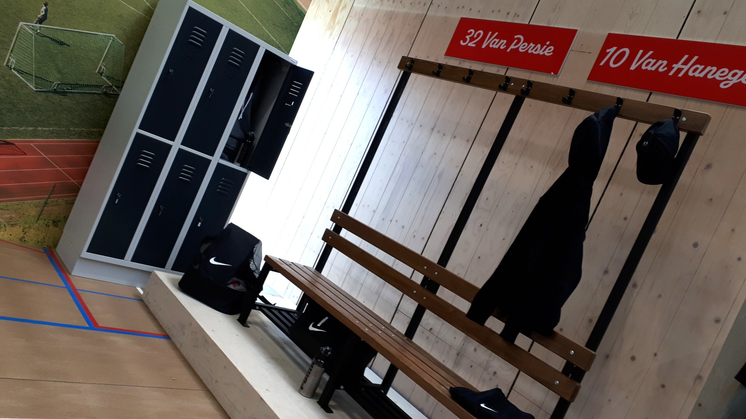 Kleedkamerbank 4 De kleedkamerbanken van SKWshop!