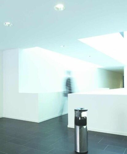 Asbak-afvalbak combi 5 Strak design afvalbak met asbak. Materiaal rvs.