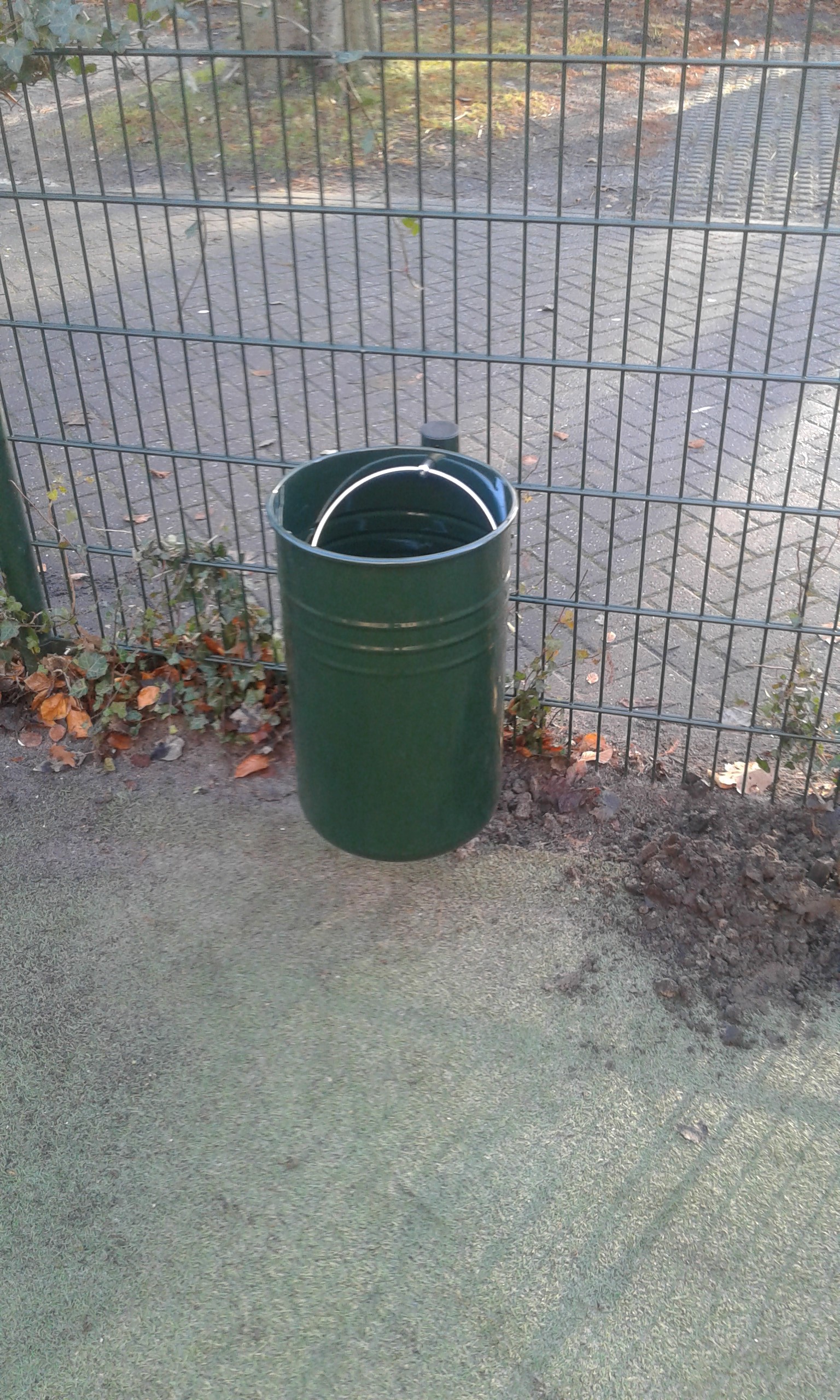 Afvalbak Pisa 8 Afvalbak Pisa met zakhouder