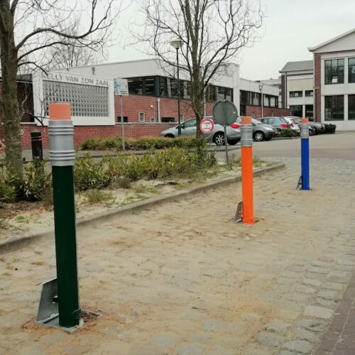 Parkeerpaal Potloodmodel 31 Deze uitneembare potloodpalen staan in Dongen bij basisschool Achterberg