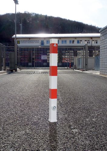 parkeerpaal vierkant uitneembaar 12 Parkeerpalen voorzien van driekantslot. de voordelige oplossing.