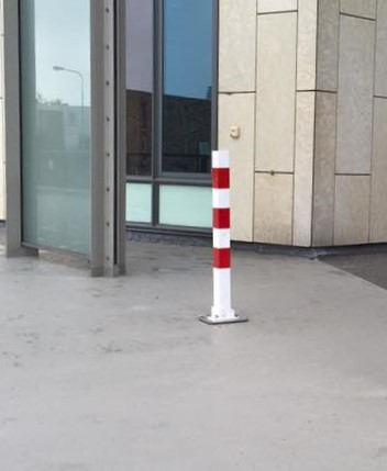 Anti parkeerpalen vierkant vast 70x70mm 3 De vaste antiparkeerpalen van SKWshop. Naar keuze met voetplaat of inbetonneerbaar