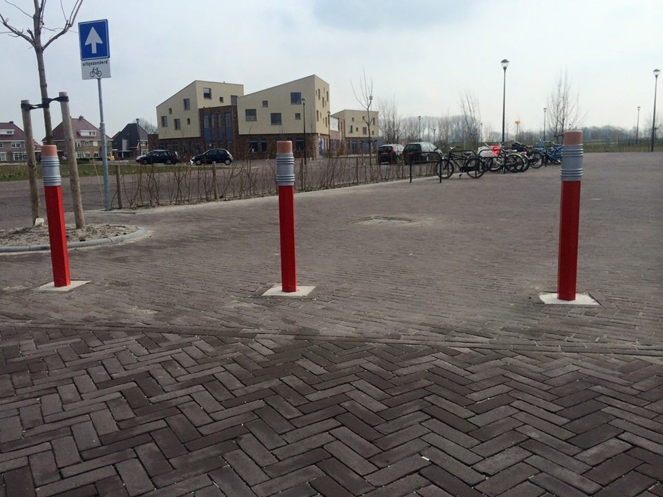 Parkeerpaal Potloodmodel 4 Antiparkeerpalen. De leukste parkeerpalen van Nederland. Diverse kleuren leverbaar.