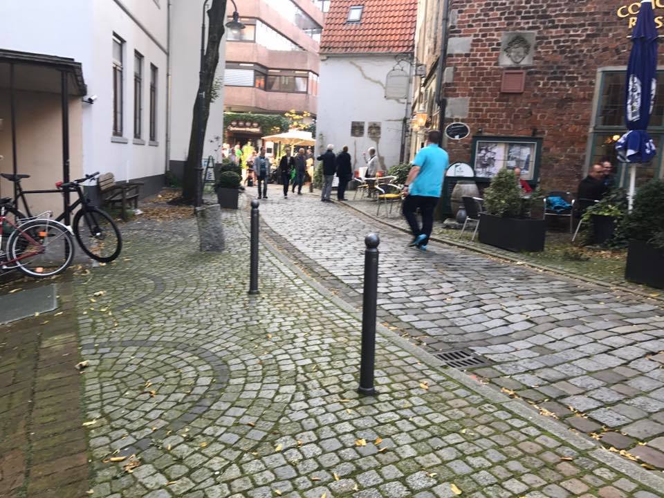 Anti parkeerpaal met Bolkop 2 Parkeerpalen - afzetpalen met bolkop. Een rustieke uitstraling, zeer duurzaam en ook nog een verrassend voordelig!