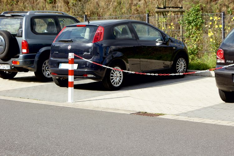 parkeerpaal met ketting 2 De ideale oplossing voor particulier en bedrijf. Kettingpalen