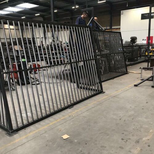 Antivandalen voetbaldoel VD200 26 Afbeelding van de productie van deze onverwoestbare voetbaldoelen in staal. Dit hebben we op verzoek van onze klant gedaan.