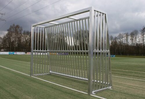 Antivandalen voetbaldoel VD200 31 Anti vandalisme voetbaldoelen ideaal op speel- en schoolpleinen. Hier in de aluminium uitvoering. De ultieme duurzaamheid.