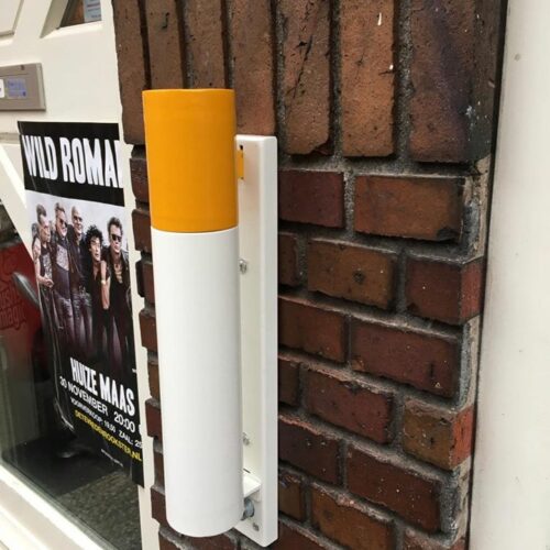 Buiten-asbak Sigaret 9 Eenvoudig te legen buiten asbak met een inhoud van 1 Liter. Ook leverbaar met een afdakje.