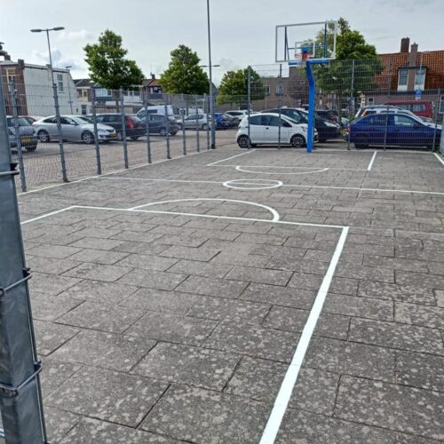 Basketbalpaal PROFI-outdoor 108 Onze basketbalpalen in Den Helder en de door ons aangebrachte belijningen. Een topcourt waar ze jarenlang plezier van hebben.