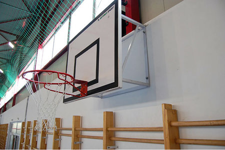 Basketbalbord met muurbevestiging 2 Een leuk compleet basketbalbord - systeem met muurframe