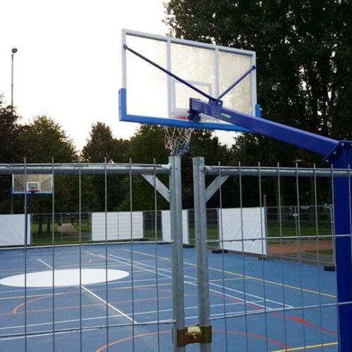 Basketbalpaal PROFI-outdoor 76 Basketbalpalen uit onze PROFI-serie. De mooiste outdoor basketbalpalen van Nederland. Een aanwinst voor uw sportieve jeugd.