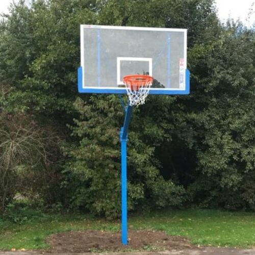 Basketbalpaal PROFI-outdoor 78 Onze basketbalpalen uit deze serie in Houten. Hier hebben we 4 stuks van deze fraaie basketbalpalen geplaatst.