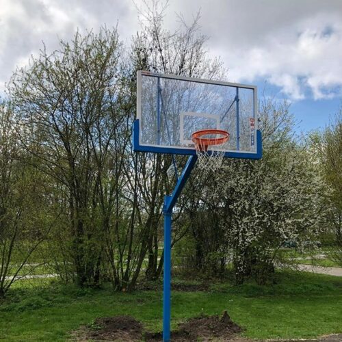 Basketbalpaal PROFI-outdoor 84 Basketbalpaal Profi met wedstrijdbord montagefoto