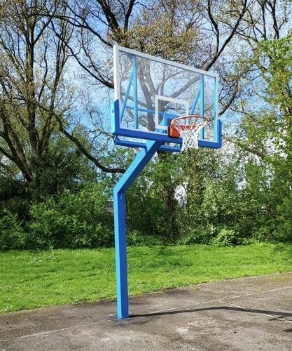 Basketbalpaal PROFI-outdoor 113 Voldoet aan de Europese norm EN-1270 voor sporttoestellen, wat garant staat voor een hoge mate van veiligheid, stabiliteit en betrouwbaarheid.