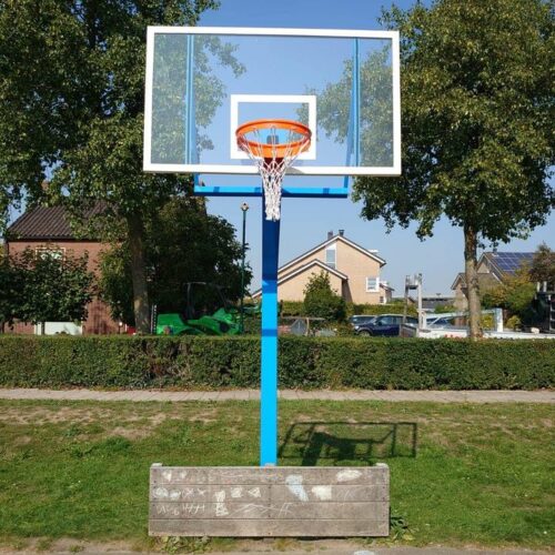 Basketbalpaal PROFI-outdoor 92 Onze outdoor basketbalpaal met plexiglas wedstrijdbord is bestand tegen alle weersomstandigheden en biedt de perfecte speelervaring voor jong en oud!