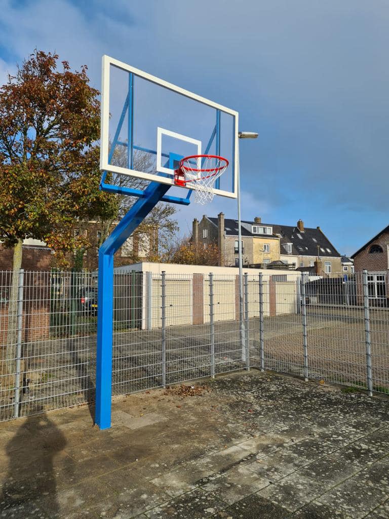 Basketbalpaal PROFI-outdoor 48 Deze basketbalpalen zijn 100% Nederlands fabricaat en in bijna iedere ral kleur leverbaar.