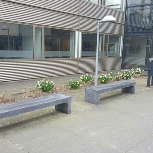 Beton banken 12 Banken van gewapend beton. De ultieme duurzaamheid