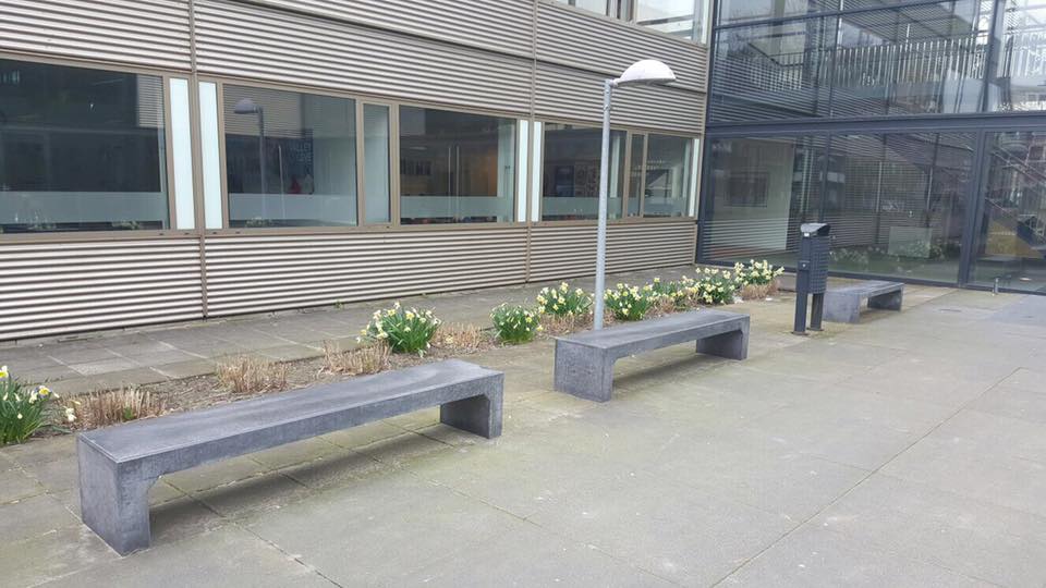 Beton banken 3 Banken van gewapend beton. De ultieme duurzaamheid