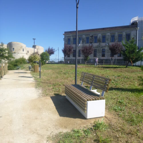 Parkbank model Litho 12 Deze fraaie parkbanken kunnen ook zonder rugleuning geleverd worden