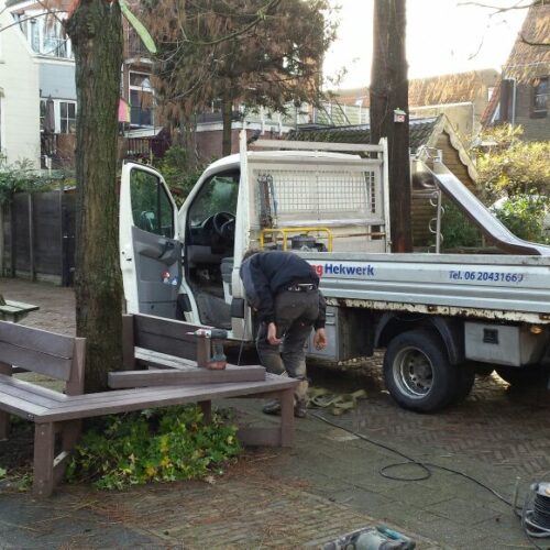 Boombank London 11 Montage door ons van uw parkbanken en boombanken behoort ook tot de mogelijkheden.