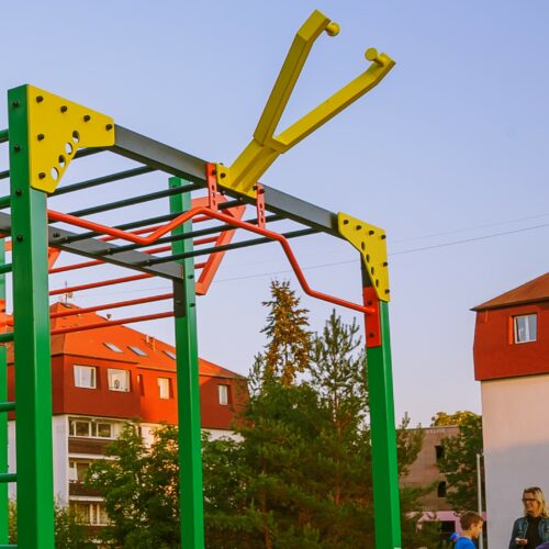 Ringhouder outdoor 5 Op de afbeelding ziet u de degelijke ringhouder, waar u in een handomdraai de ringen aan hangt en weer verwijderd.