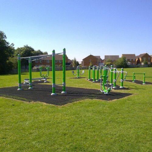 Outdoor fitness Swing-along 7 Ook in Nederland komt u deze outdoor fitness parken steeds vaker tegen.