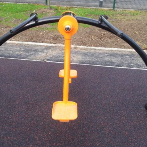 Buitenfitness toestel Surfer 10 Een buiten fitness toestel uit de FZL-lijn staat voor jarenlang onbezorgd buiten fitnessen voor jong en oud!