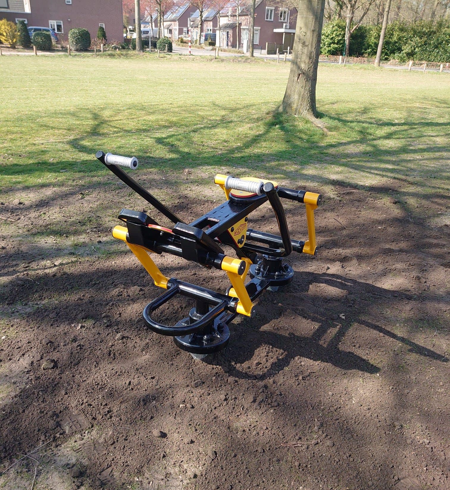 Outdoor roeitrainer 7 Ervaar de kracht van FZL’s buiten fitnesstoestellen uit het topsegment, perfect voor intensieve buitenworkouts.