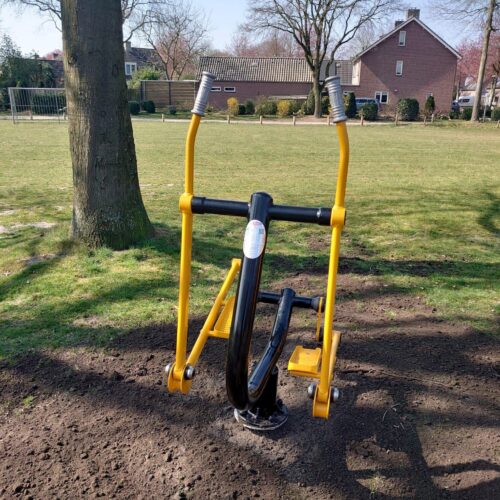 Buitenfitness toestel Surfer 14 Met FZL buiten fitnesstoestellen in het topsegment ervaar je een fitnessoplossing die even stijlvol als functioneel is.