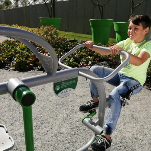 Kinderfitness de Dubbele Airwalker 15 Kies voor de duurzame, kindvriendelijke en gecertificeerde Dubbele Airwalker en draag bij aan meer buitensportmogelijkheden voor kinderen.