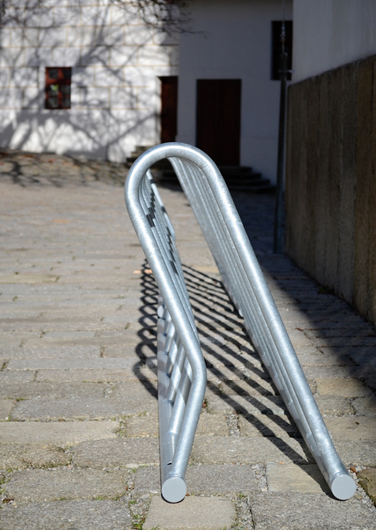 Fietsenrek Loop 7 Het Loop fietsenrek biedt een uitstekende prijs-kwaliteitverhouding voor een duurzame en stijlvolle fietsenstalling.