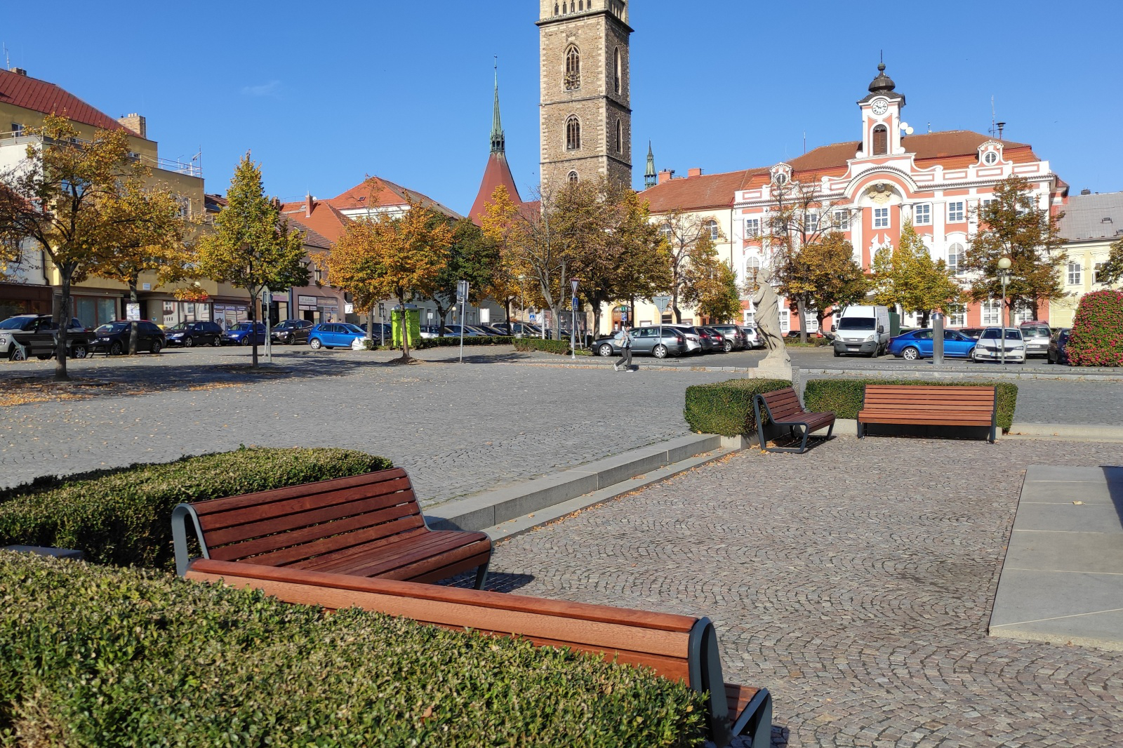 Design parkbank Borola 6 Onze Borola parkbank heeft een strak en minimalistisch ontwerp.