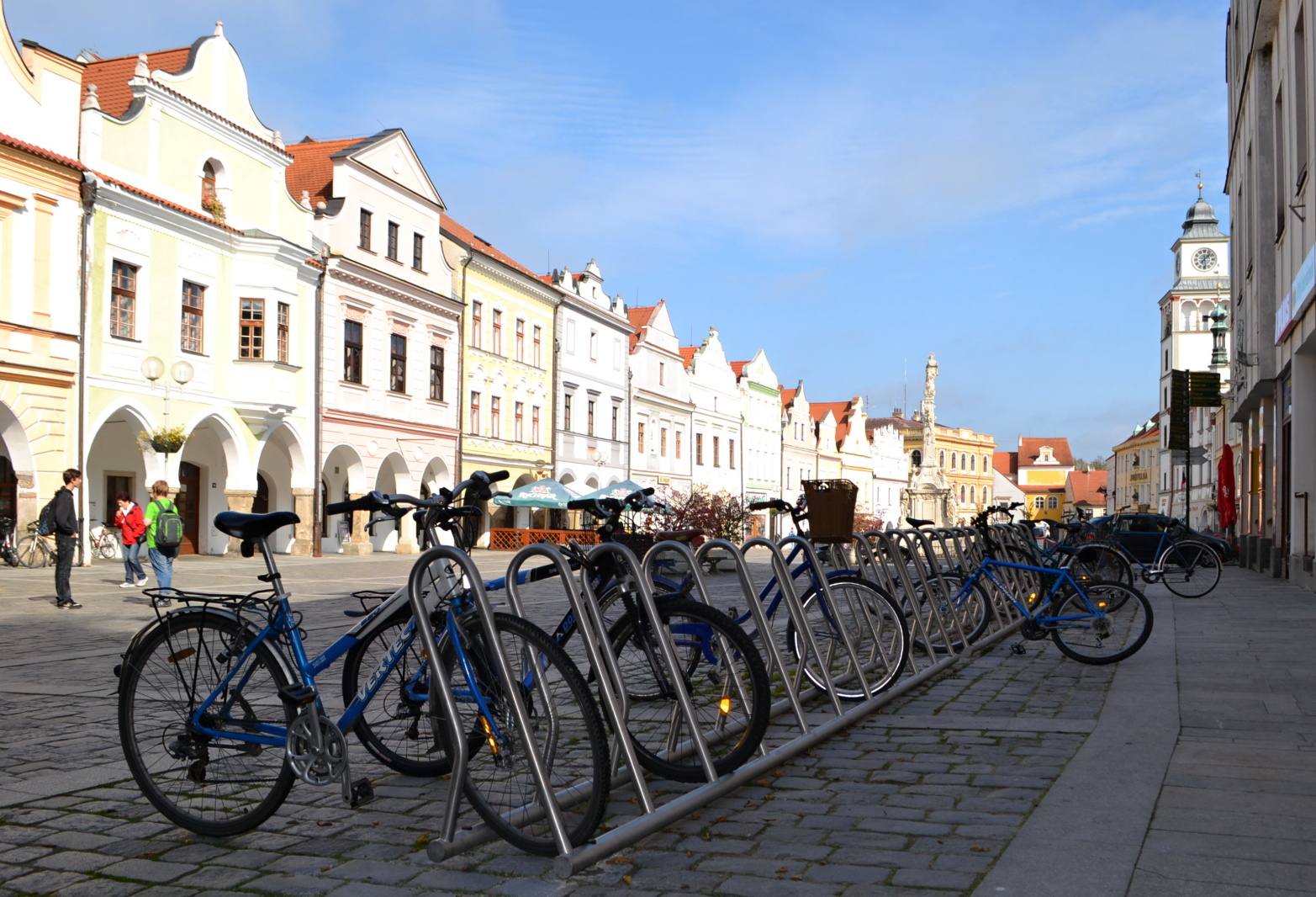 Fietsenrek Loop 9 Zowel voor bedrijf als in openbare ruimtes een ideaal fietsenrek.