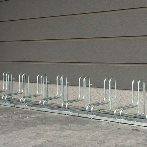 Afgebeeld in de verzinkte uitvoering,. Fietsenrek RAD, duurzaam en voordelig fietsparkeren op zijn mooist.