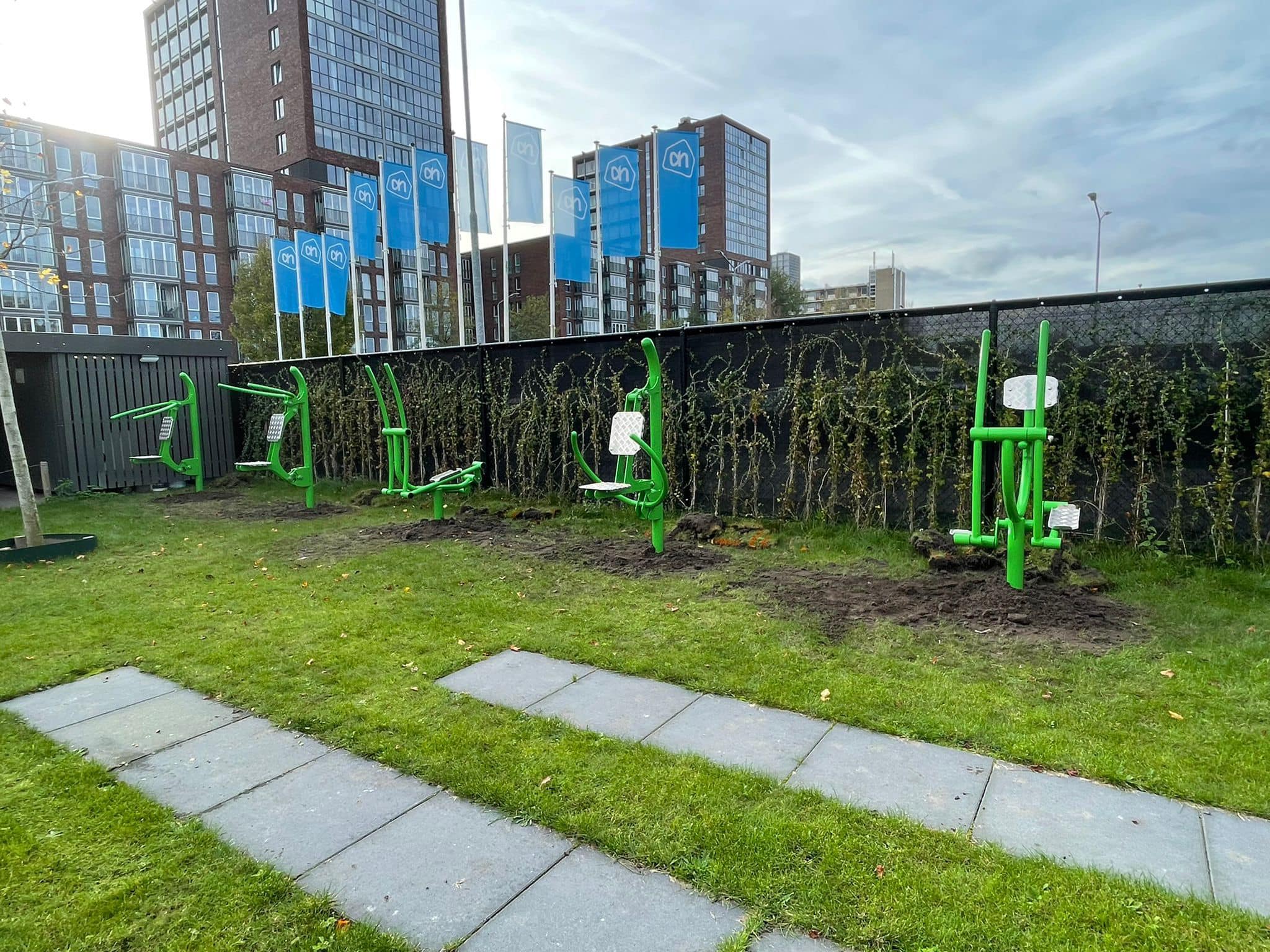 Sit Up Bench 9 Multifunctioneel en stijlvol: een aanwinst voor elk buitenfitnesspark!