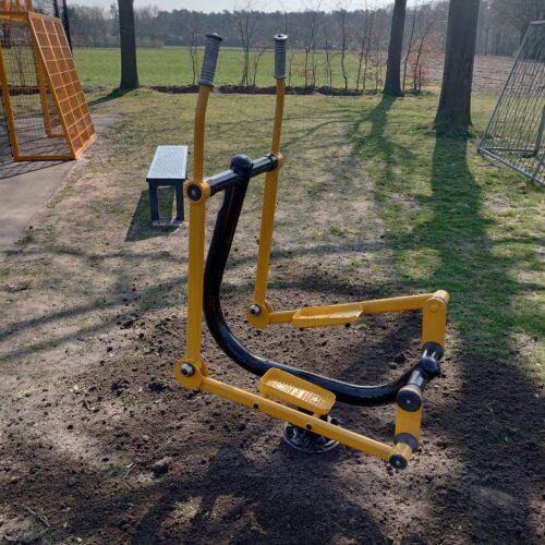 Buitenfitness toestel Surfer 15 Geniet van een veilige en efficiënte training in de buitenlucht met de hoogwaardige fitnesstoestellen van FZL.