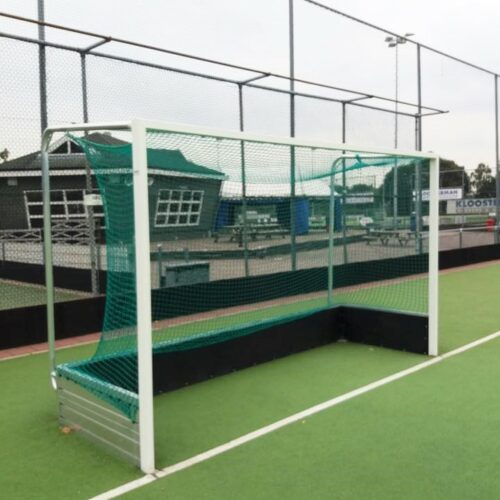 Hockeydoel Superior 30 Onze hockeydoelen bij de Huizer Hockeyvereniging, waar ze naar volle tevredenheid ingezet worden in de hoofdklasse
