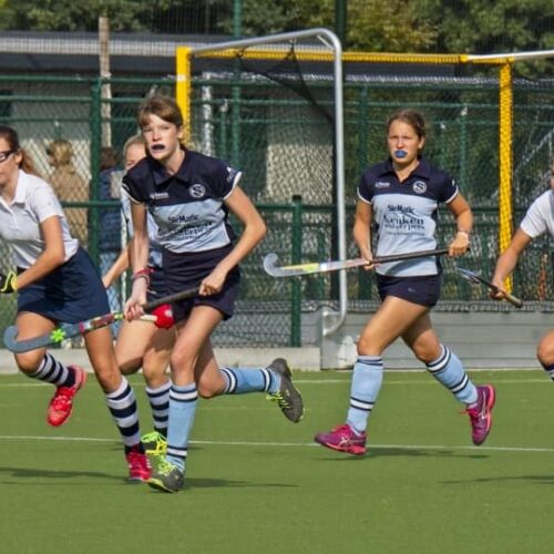 Hockeydoel Superior 44 Onze aluminium hockeydoelen bij Hasselte Stix, uitgevoerd met een geel doelkader en zwarte hockey-doelnetten knooploos PP