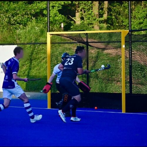 Hockeydoel Superior UB 9 Dit hoogwaardige hockeydoel is ontwikkeld voor gebruik op professionele velden waar elk detail telt en de kwaliteit van de uitrusting het verschil maakt. Hockeyclub Hasselte Stix op sportpark Kiewiet te Hasselt.