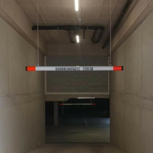 Barrière aanrijdbalk 11 hoogtebalk aan ketting