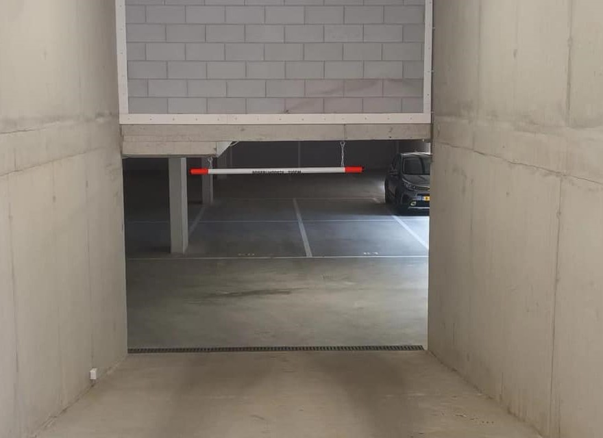 Barrière aanrijdbalk 3 Voor onze maatwerk hoogtebalken, geldt: bijna alles is mogelijk, we informeren u graag.