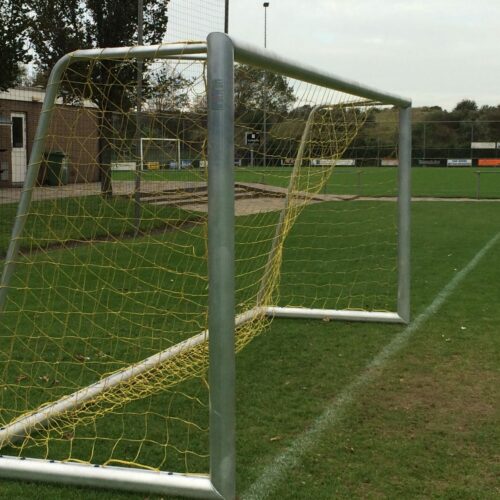 Pupillen voetbaldoel JVD180 33 Door en door gelast. Jeugd voetbaldoelen uit de JVD180-serie. Voor wie alleen het beste goed genoeg is.