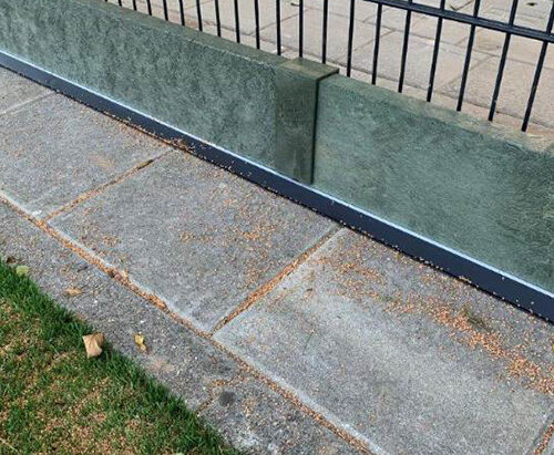 Slagplank hockey GM2.0 5 Koppelstuk voor deze duurzame kantplanken. Deze worden inclusief rvs schroeven en afstand houder geleverd per 10 stuks.