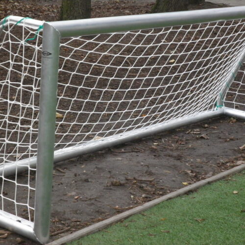 Stel mini doelnetten, JVN195 8 Afgebeeld de 3 x 1 m uitvoering van deze mini doelnetten, kleur wit.