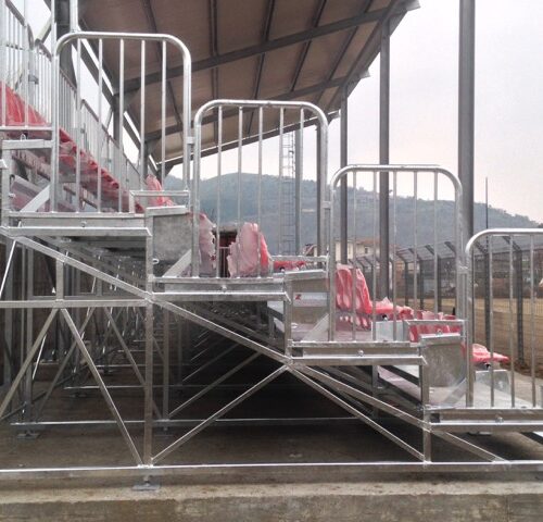 Zij-aanzicht evenementen tribune model 360