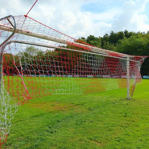 Opklapbare netbeugel voor seniorendoelen 17 Geef uw sportveld optimaal onderhoudsgemak met onze opklapbare netbeugel / maaibeugel.