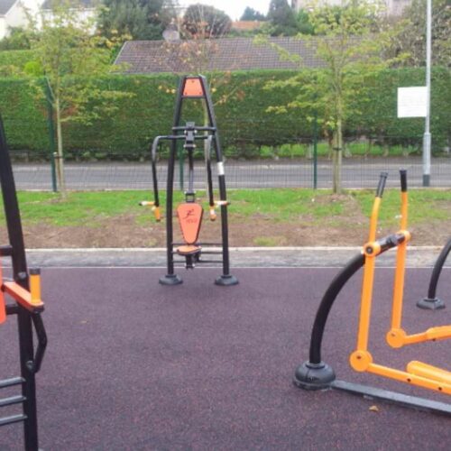 Outdoor fitness Inclusive Chest Press & Pull Down Combo 19 Uz ziet het, een ruime keuze aan buiten fitness toestellen.