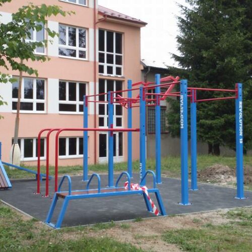 Buitenfitness parallel bars 8 Outdoor fitness, sporten in de open lucht. Ook in Nederland een steeds populairder wordende sport.