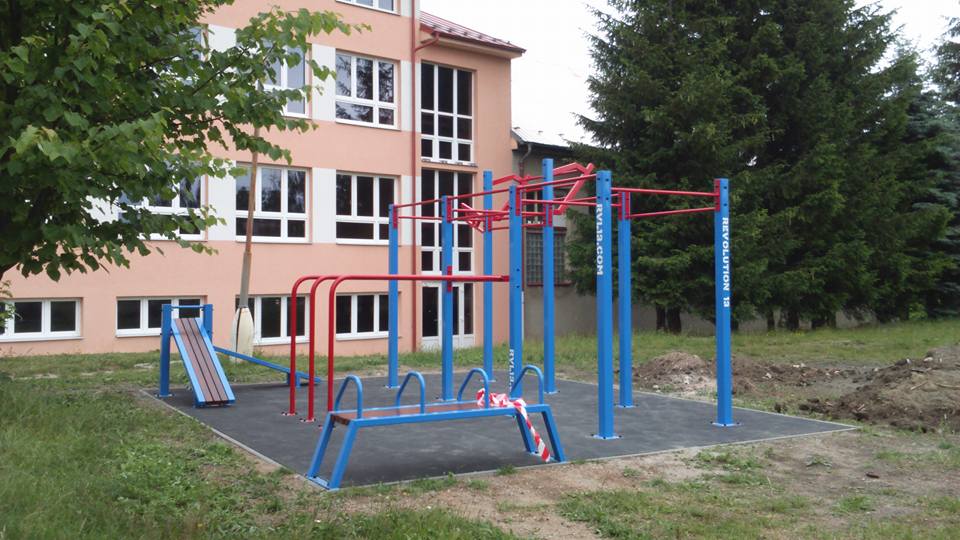 Buitenfitness parallel bars 4 Outdoor fitness, sporten in de open lucht. Ook in Nederland een steeds populairder wordende sport.